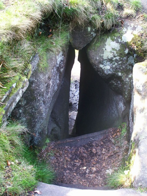 A tight squeeze on Rowtor Rocks