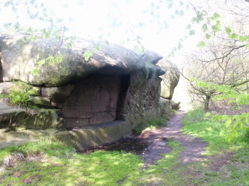 Seat with Canopy at Rowtor Rocks